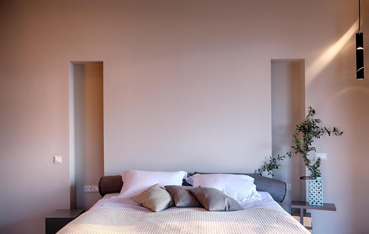Euphoria Suites Avía Екстериор снимка