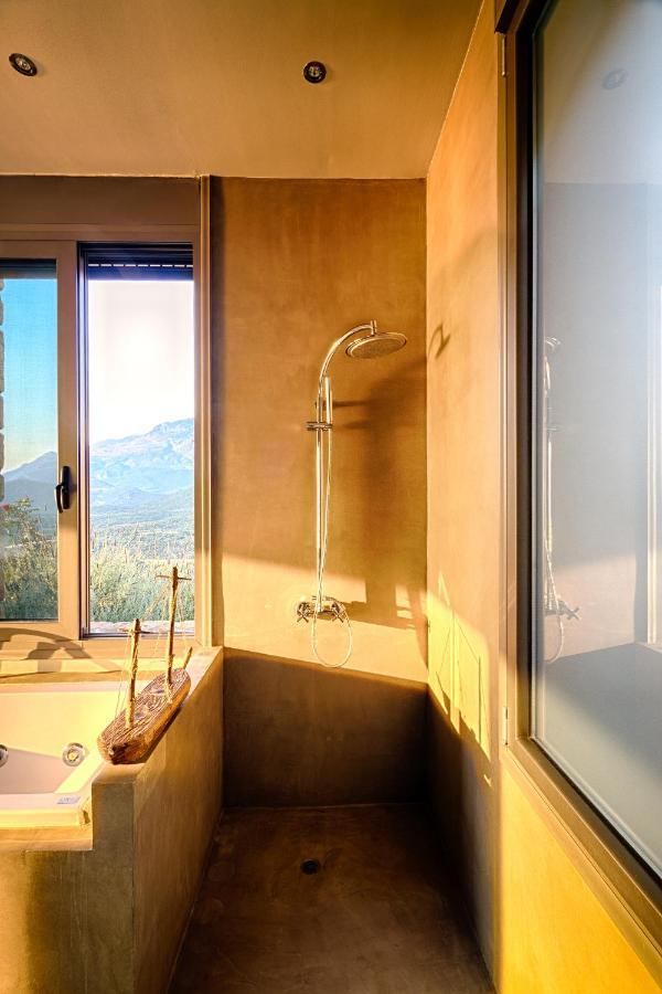 Euphoria Suites Avía Екстериор снимка