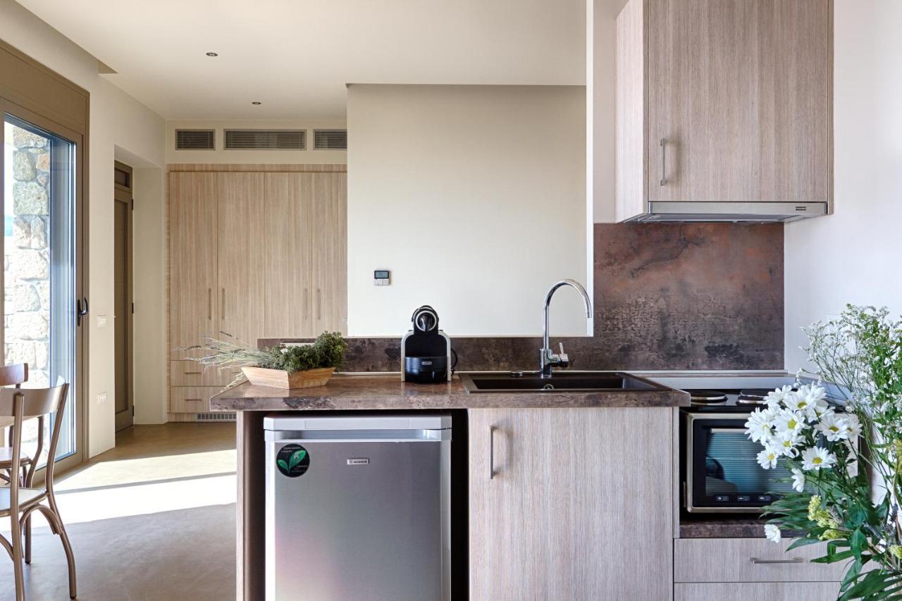 Euphoria Suites Avía Екстериор снимка