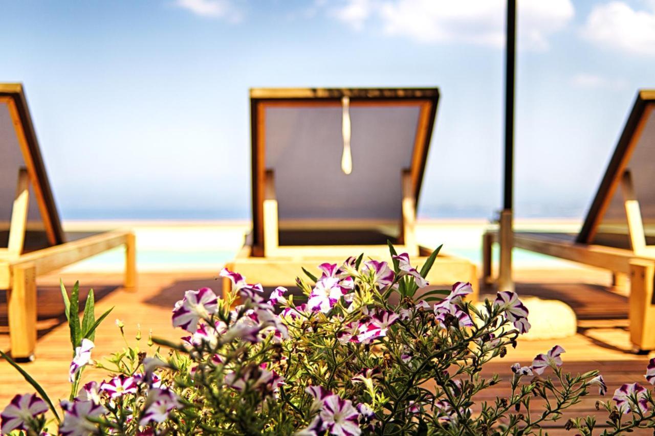 Euphoria Suites Avía Екстериор снимка